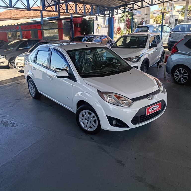 FORD Fiesta Sedan