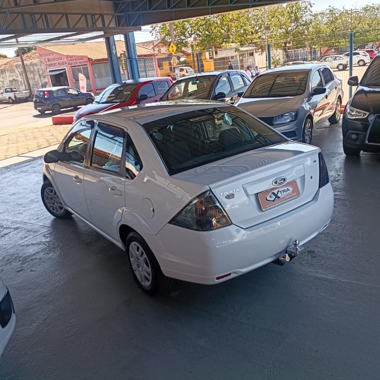 FORD Fiesta Sedan - Foto