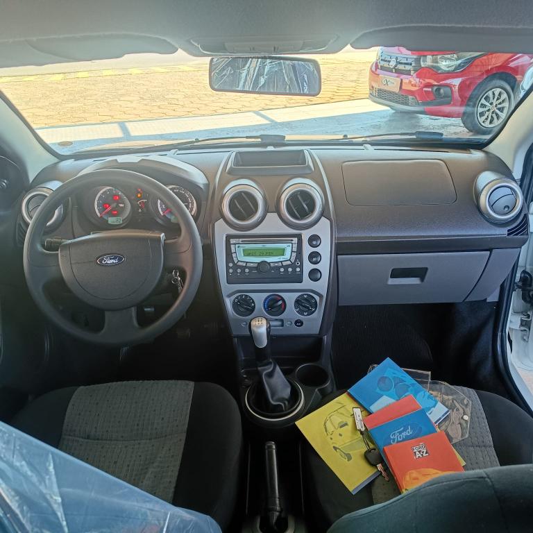 FORD Fiesta Sedan - Foto