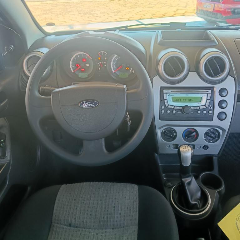 FORD Fiesta Sedan - Foto