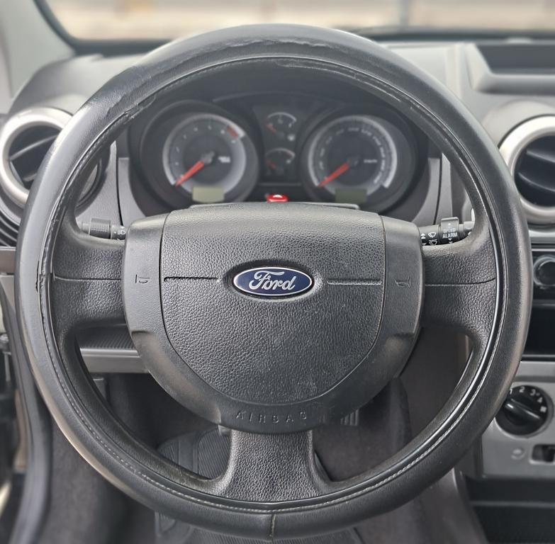 FORD Fiesta Sedan - Foto