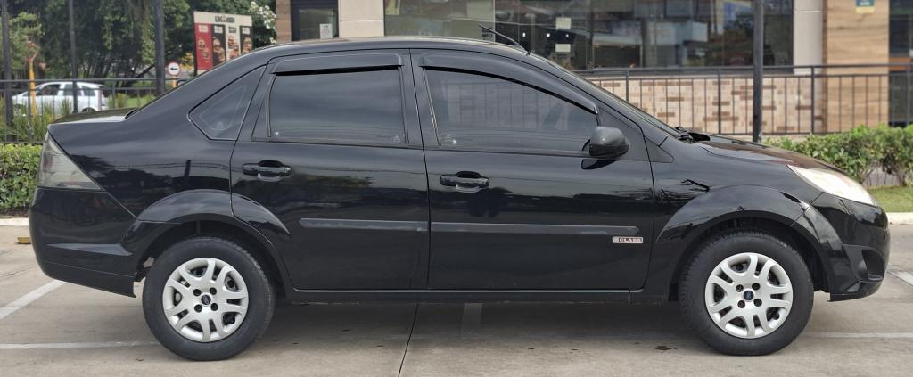 FORD Fiesta Sedan - Foto