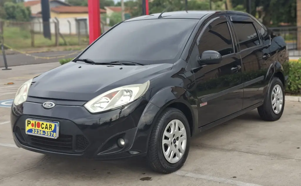FORD Fiesta Sedan