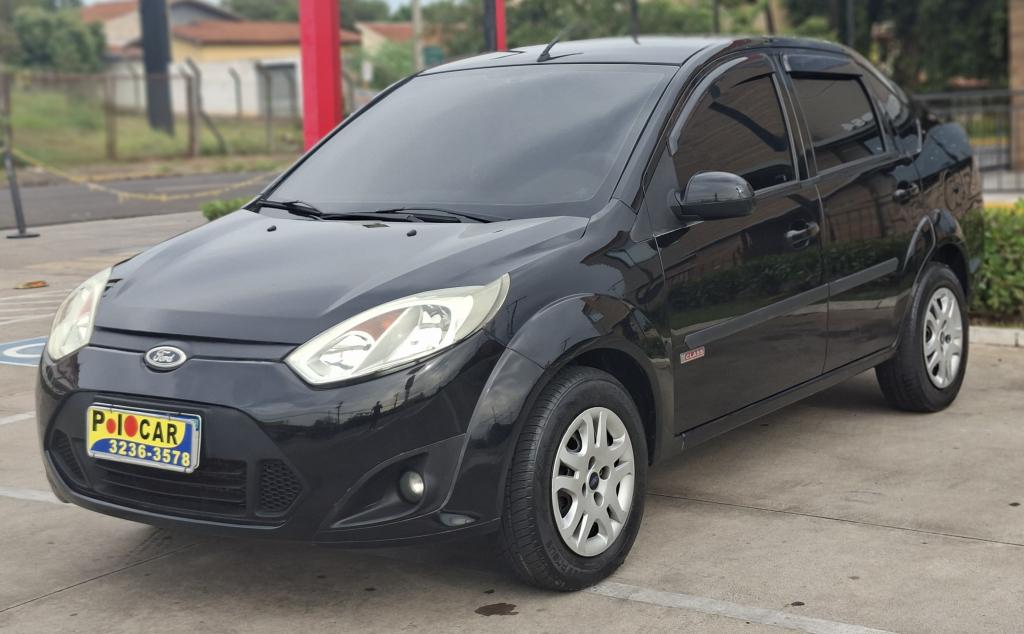 FORD Fiesta Sedan