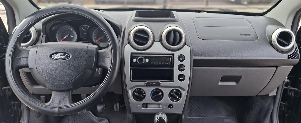 FORD Fiesta Sedan - Foto
