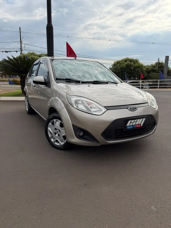 FORD Fiesta Sedan