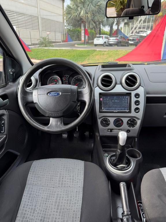 FORD Fiesta Sedan - Foto