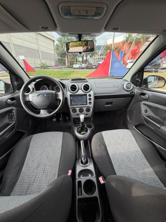 FORD Fiesta Sedan - Foto