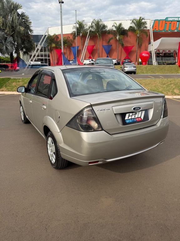 FORD Fiesta Sedan - Foto