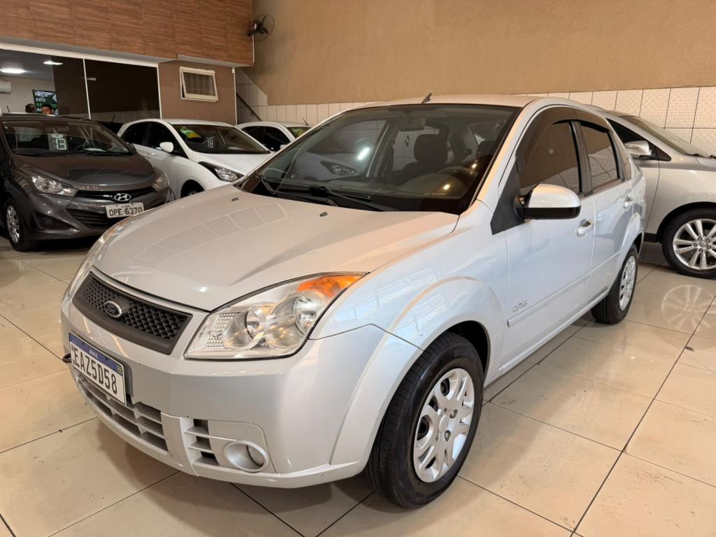 FORD Fiesta Sedan - Foto