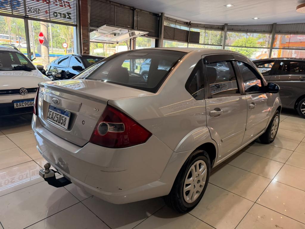FORD Fiesta Sedan - Foto
