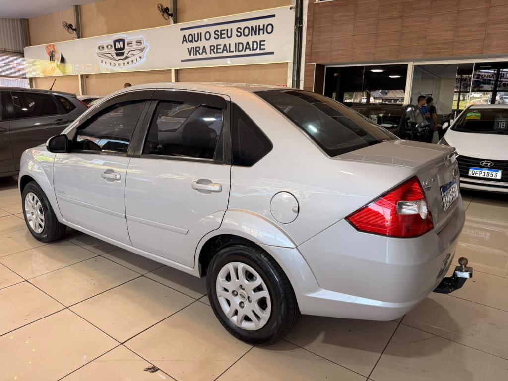 FORD Fiesta Sedan - Foto