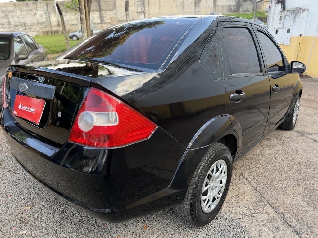 FORD Fiesta Sedan - Foto