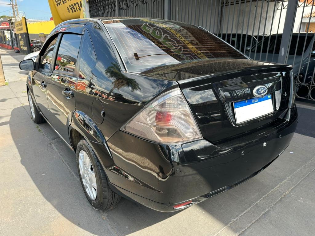 FORD Fiesta Sedan - Foto