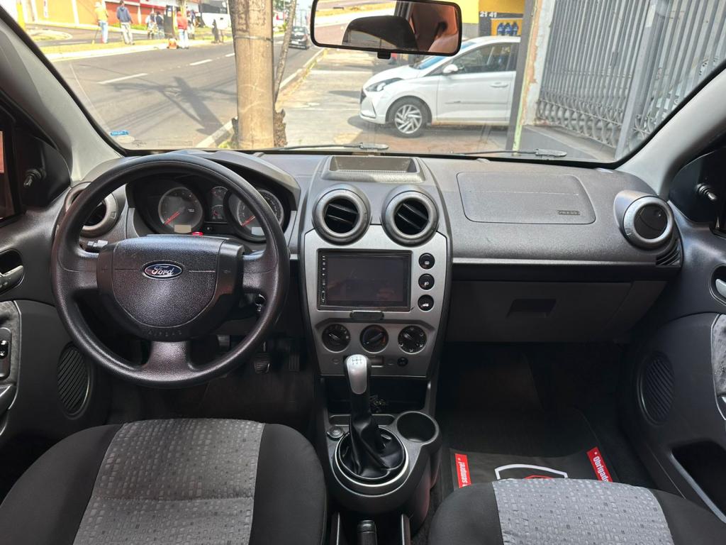 FORD Fiesta Sedan - Foto
