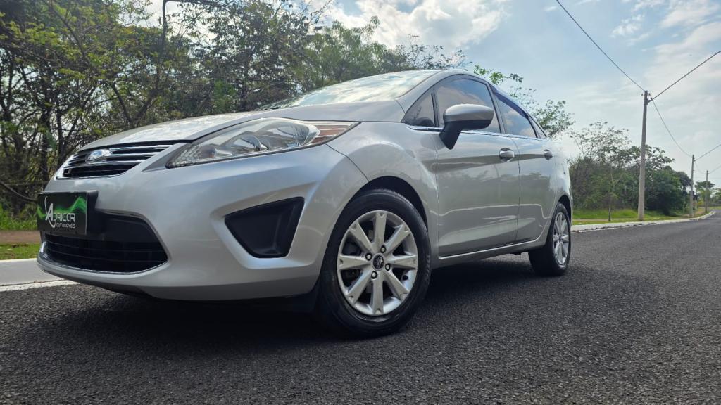 FORD Fiesta Sedan - Foto