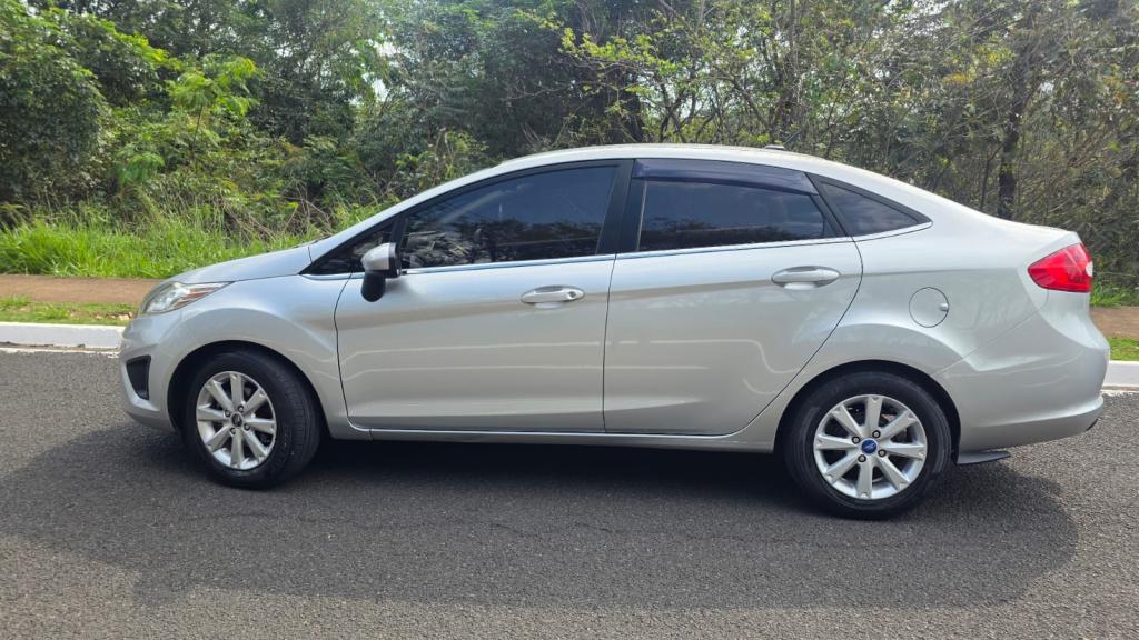 FORD Fiesta Sedan - Foto