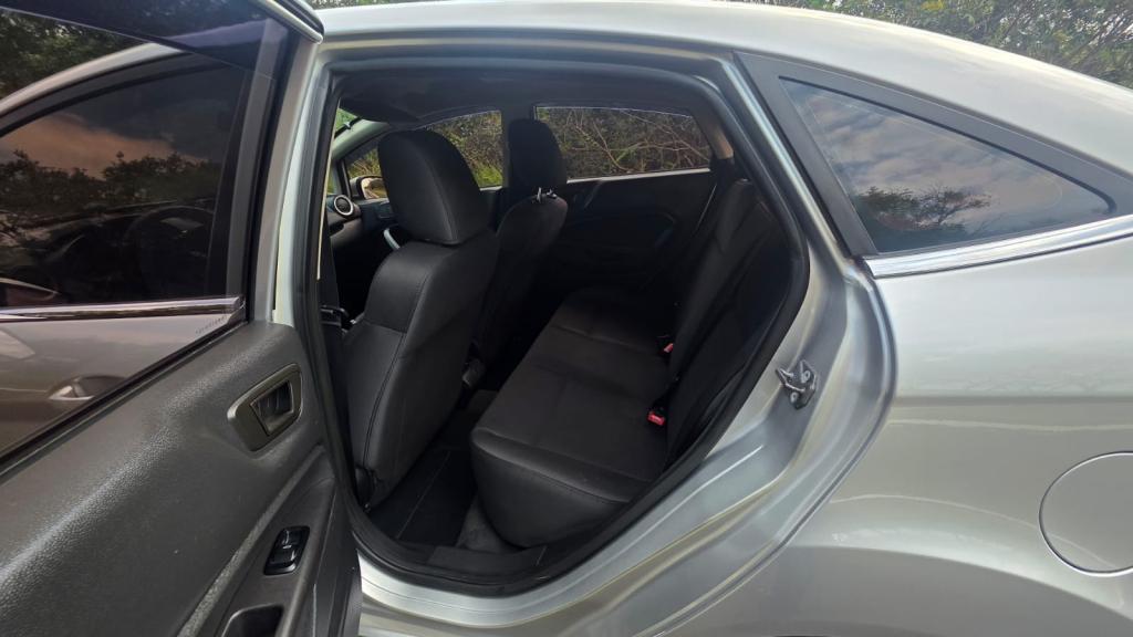 FORD Fiesta Sedan - Foto