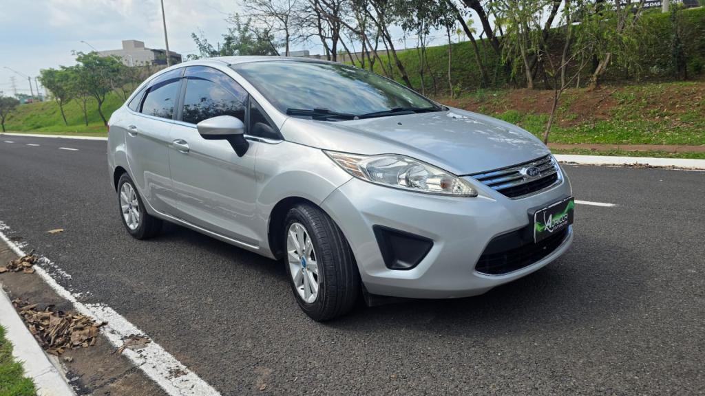 FORD Fiesta Sedan - Foto