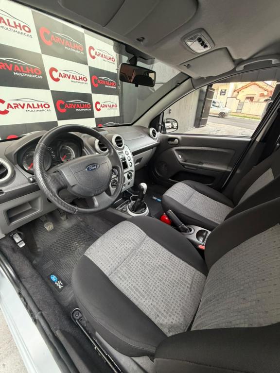 FORD Fiesta Sedan - Foto