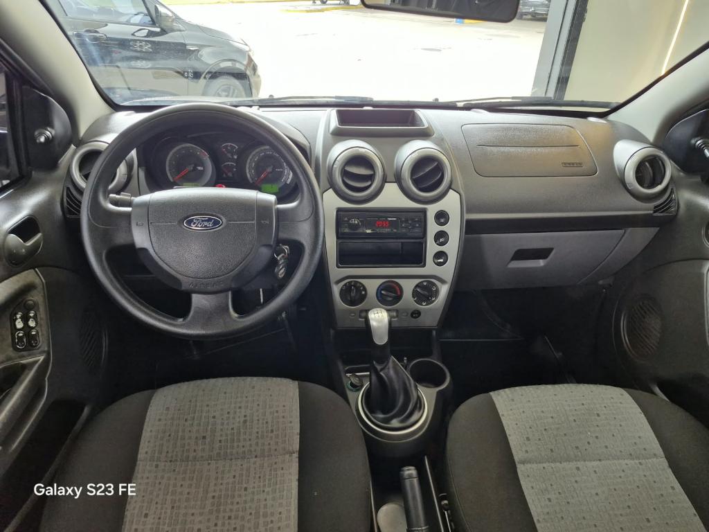 FORD Fiesta Sedan - Foto