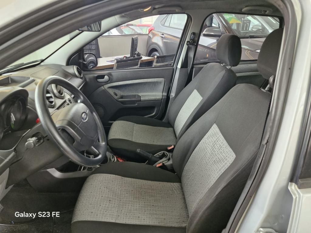 FORD Fiesta Sedan - Foto