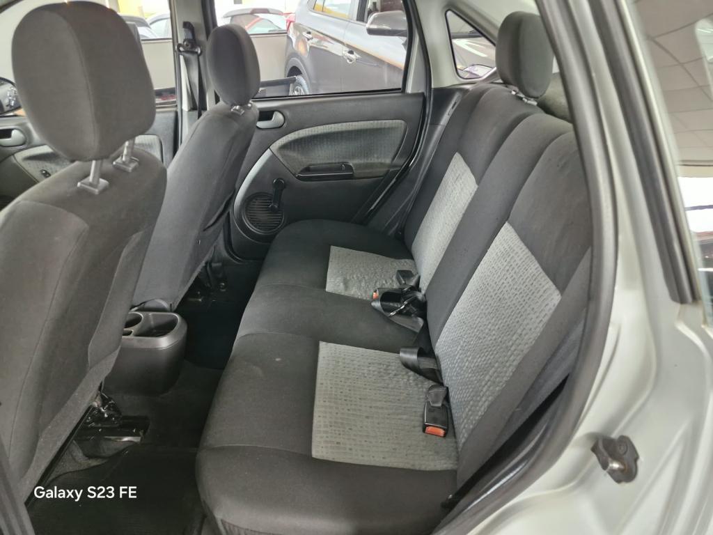 FORD Fiesta Sedan - Foto