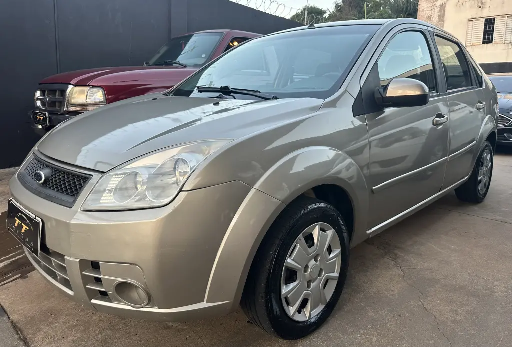FORD Fiesta Sedan - Foto