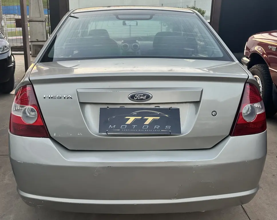 FORD Fiesta Sedan - Foto
