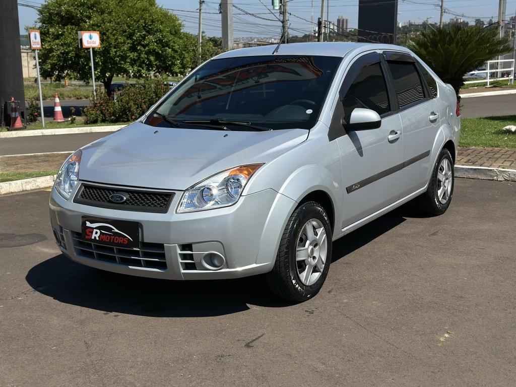 FORD Fiesta Sedan
