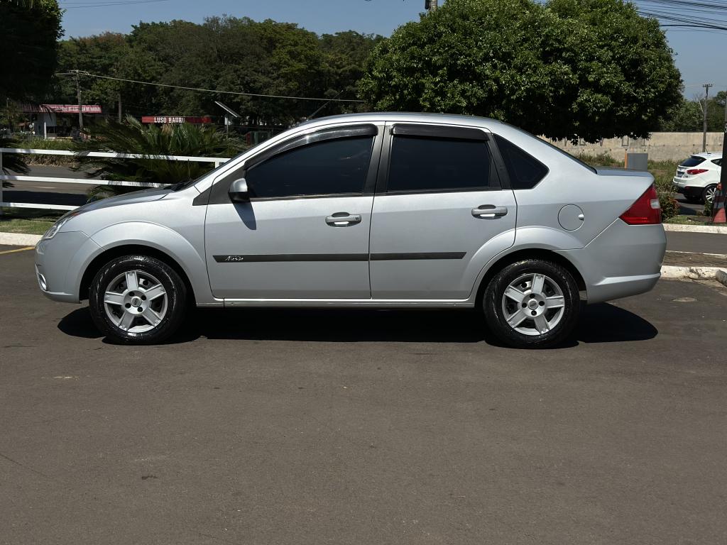 FORD Fiesta Sedan - Foto
