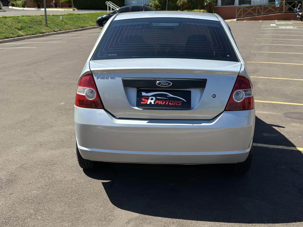 FORD Fiesta Sedan - Foto