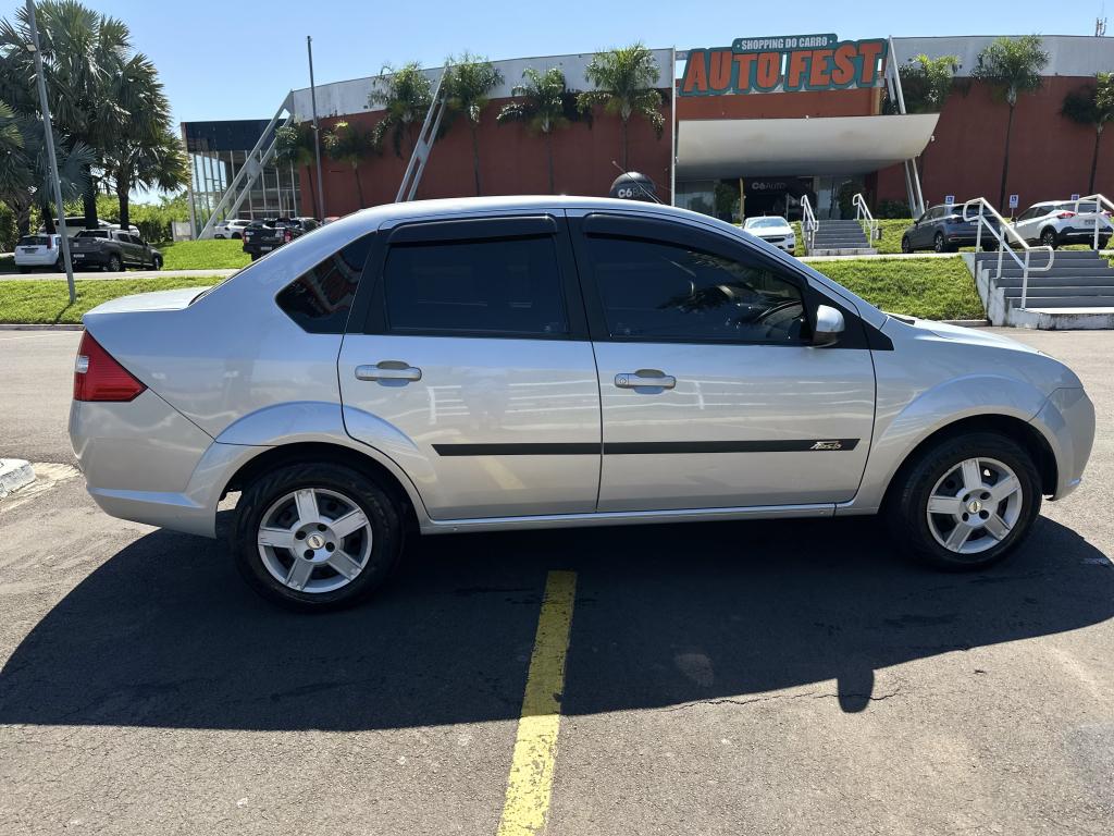 FORD Fiesta Sedan - Foto