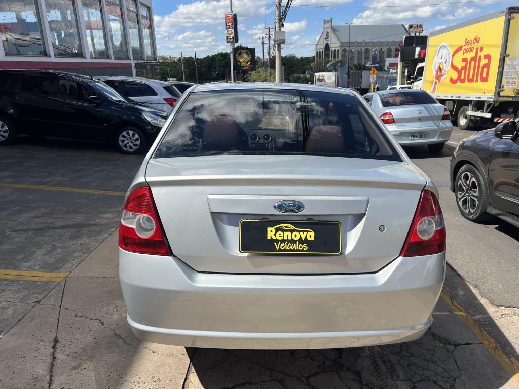FORD Fiesta Sedan - Foto