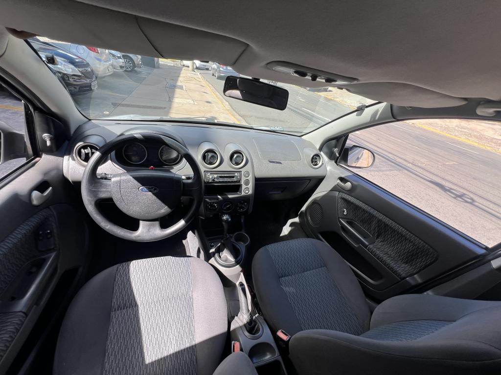 FORD Fiesta Sedan - Foto