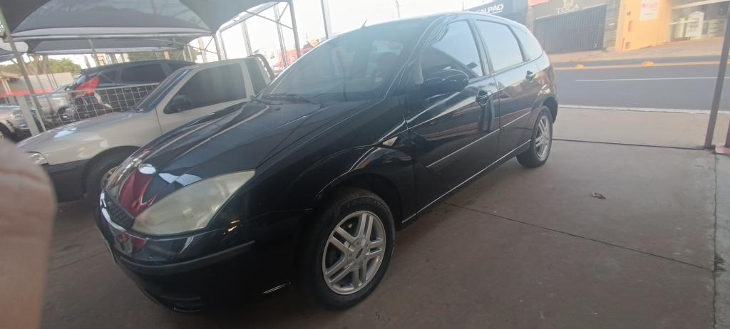 FORD Focus Hatch - Foto