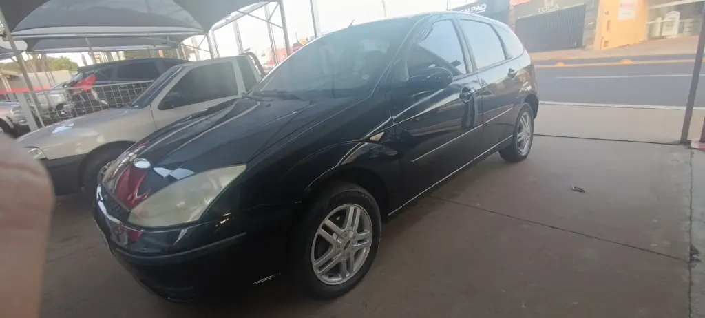 FORD Focus Hatch - Foto