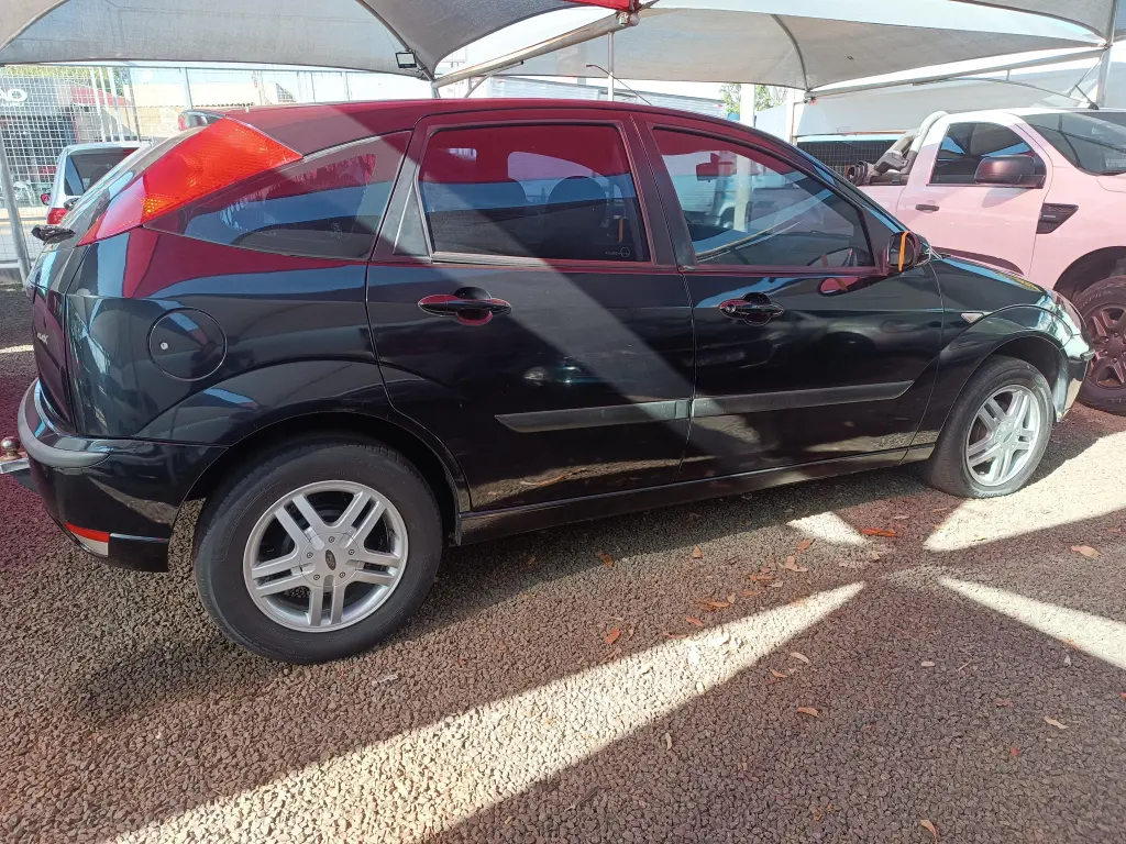 FORD Focus Hatch - Foto