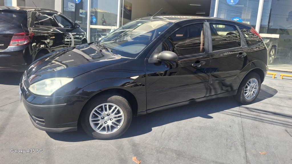 FORD Focus Hatch - Foto