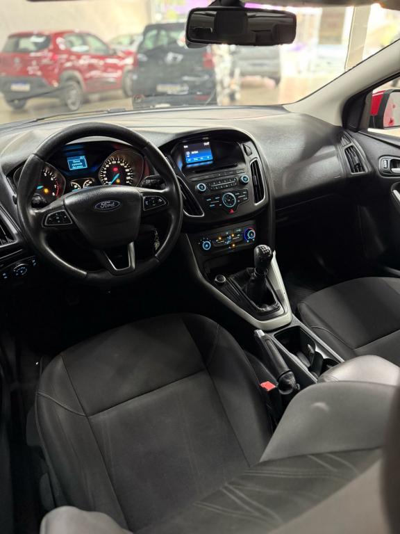 FORD Focus Hatch - Foto