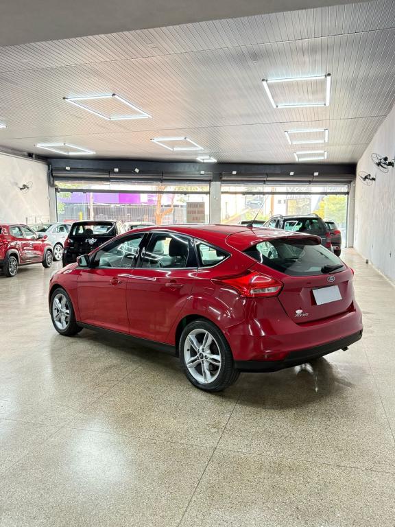 FORD Focus Hatch - Foto