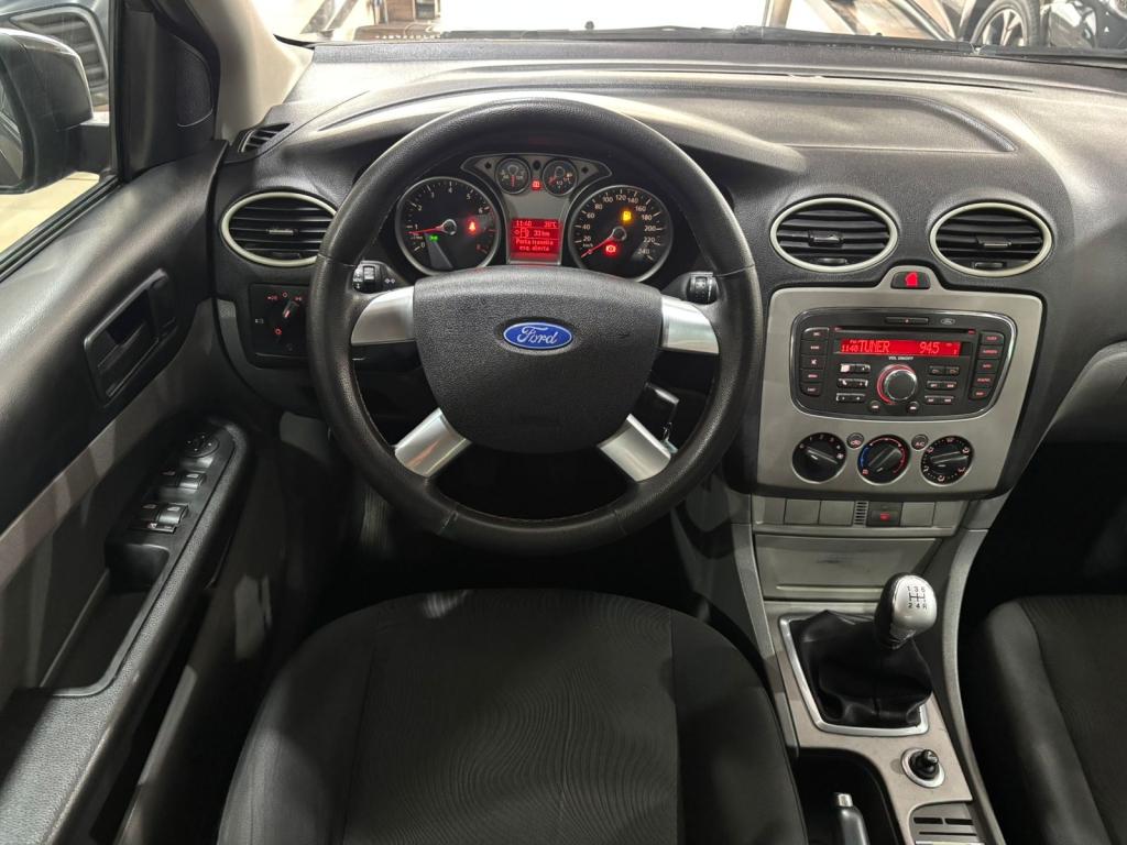 FORD Focus Hatch - Foto