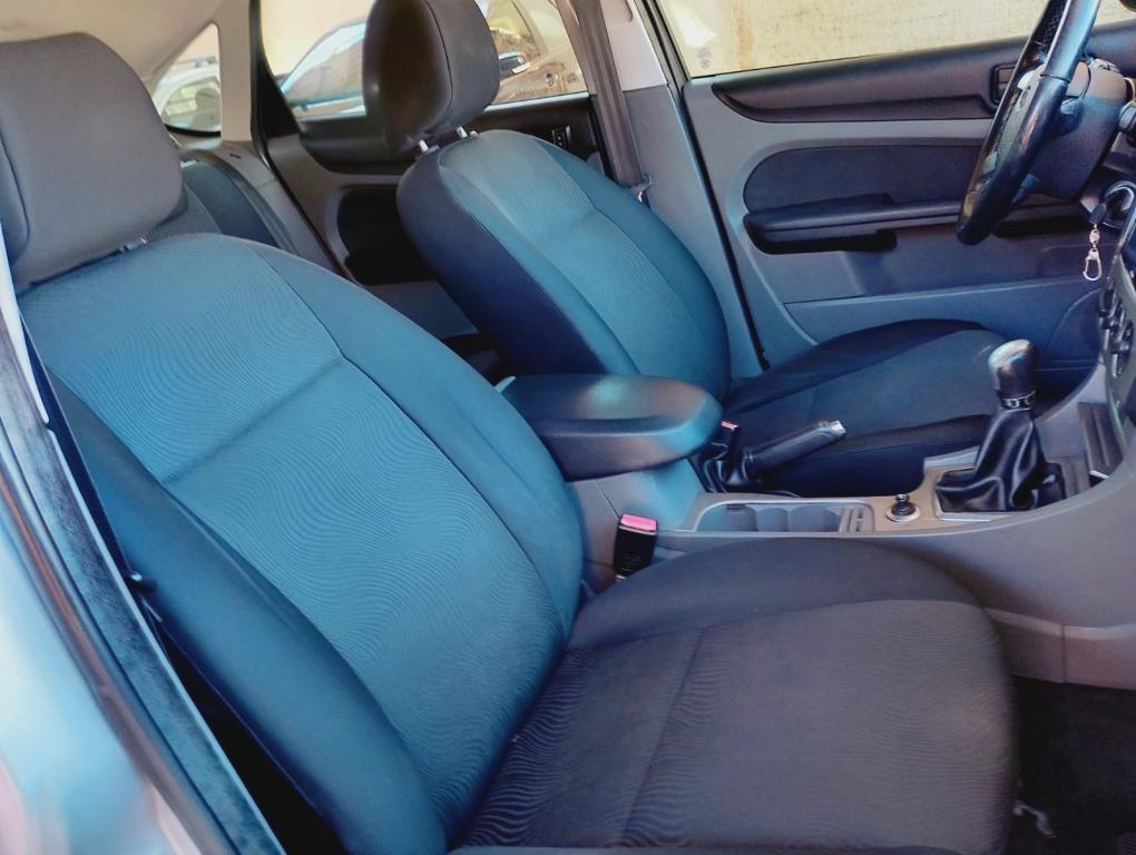 FORD Focus Hatch - Foto