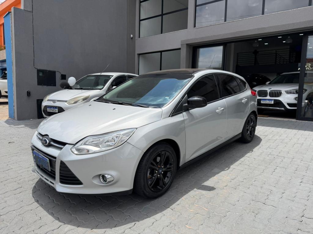 FORD Focus Hatch - Foto