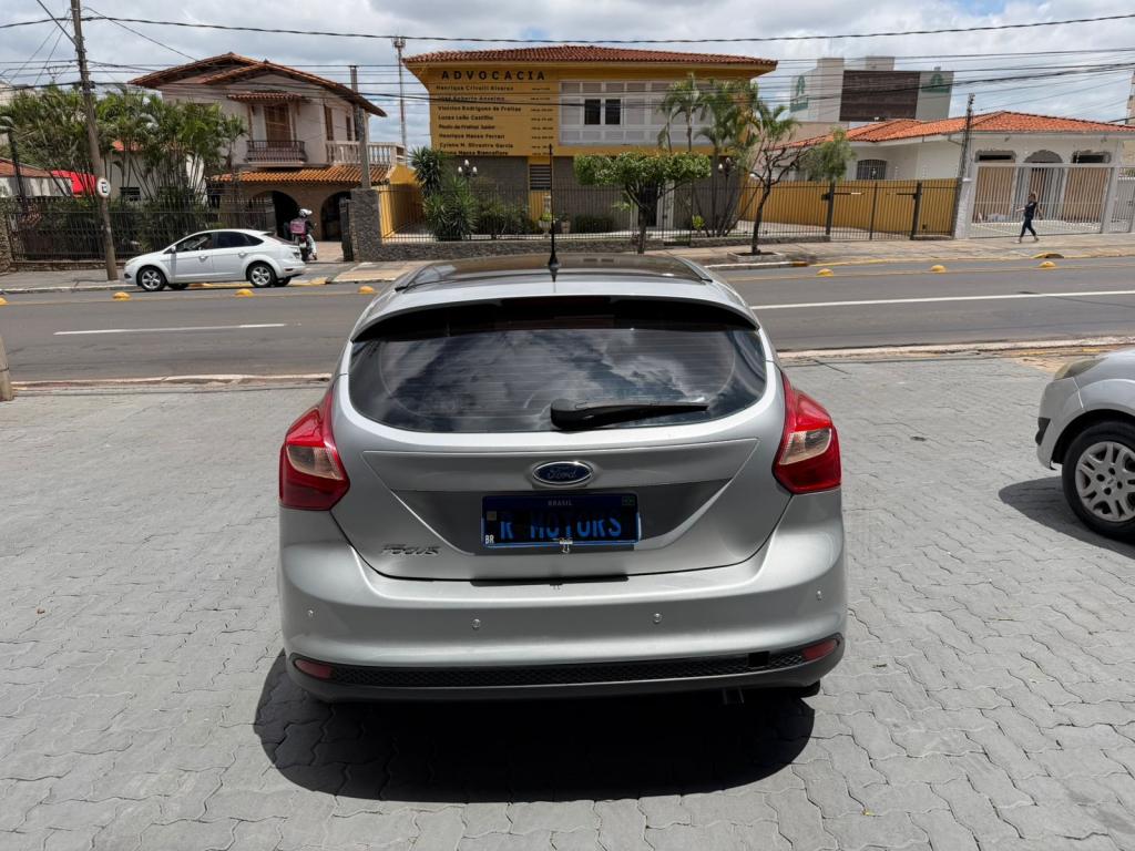 FORD Focus Hatch - Foto