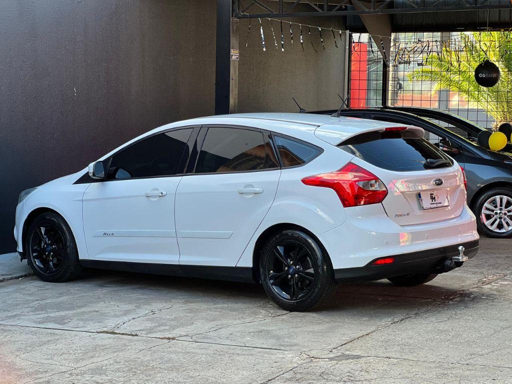 FORD Focus Hatch - Foto