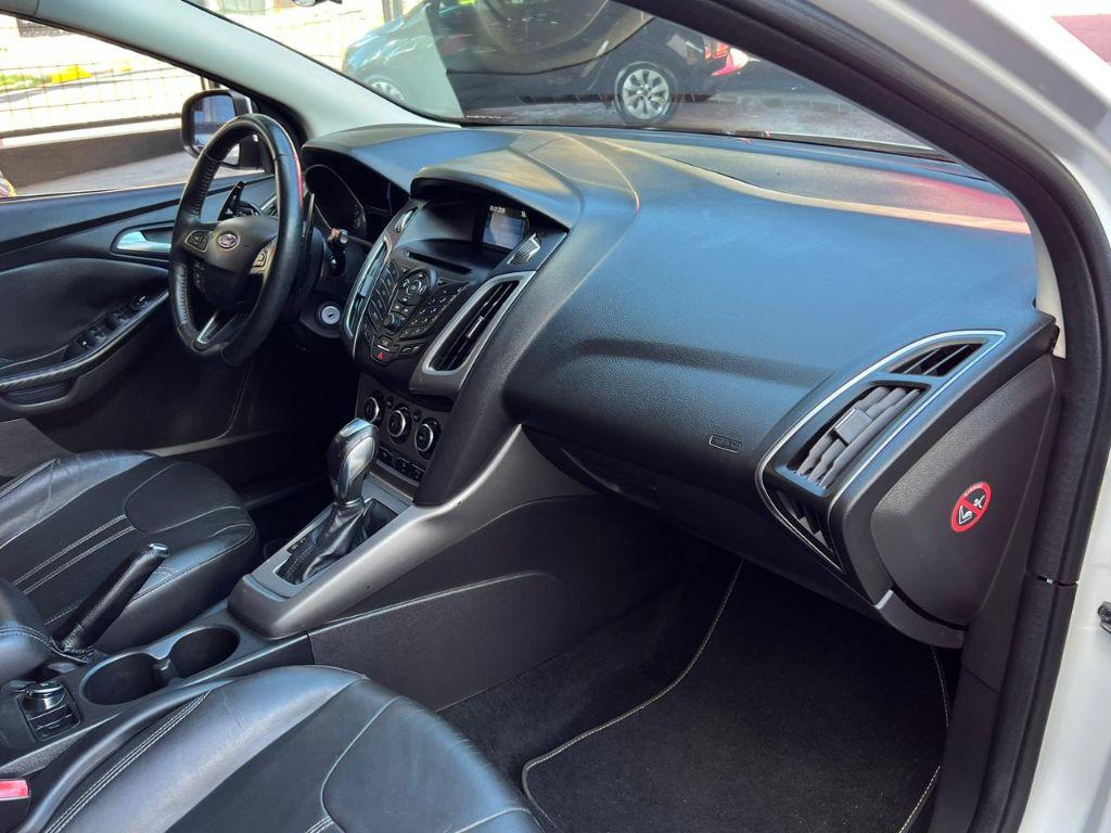 FORD Focus Hatch - Foto