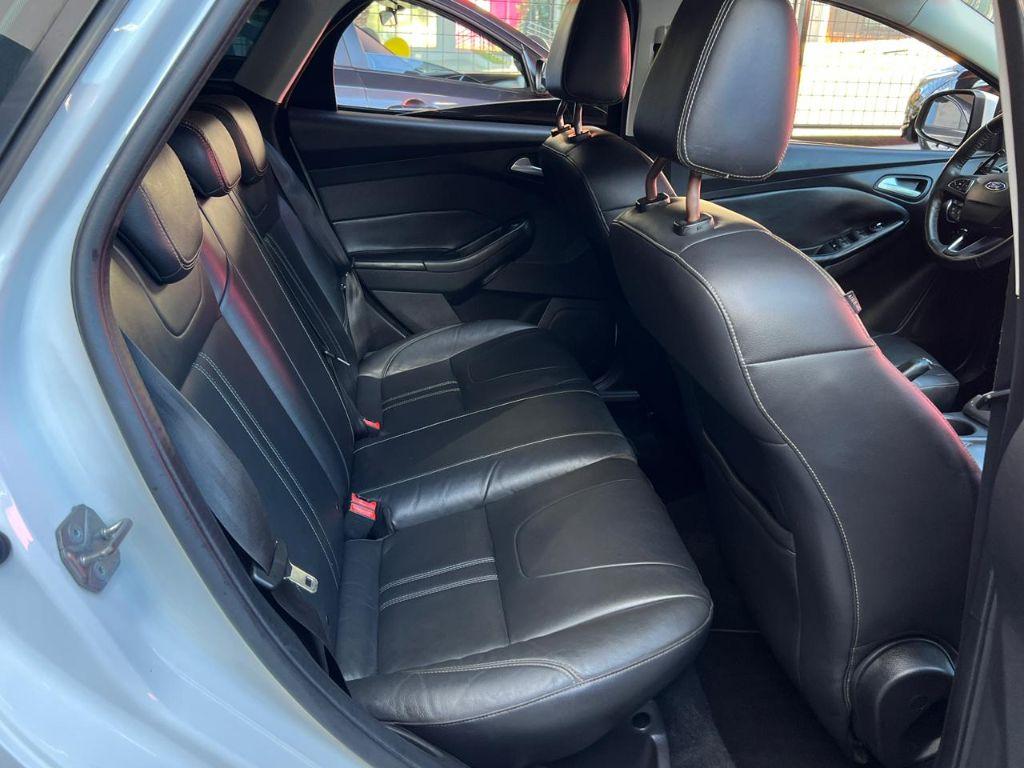 FORD Focus Hatch - Foto