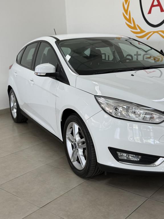 FORD Focus Hatch - Foto