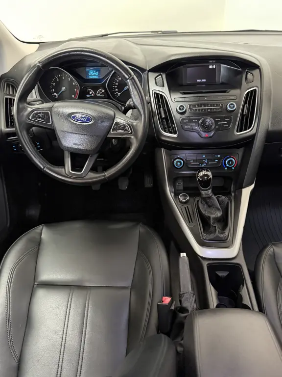 FORD Focus Hatch - Foto